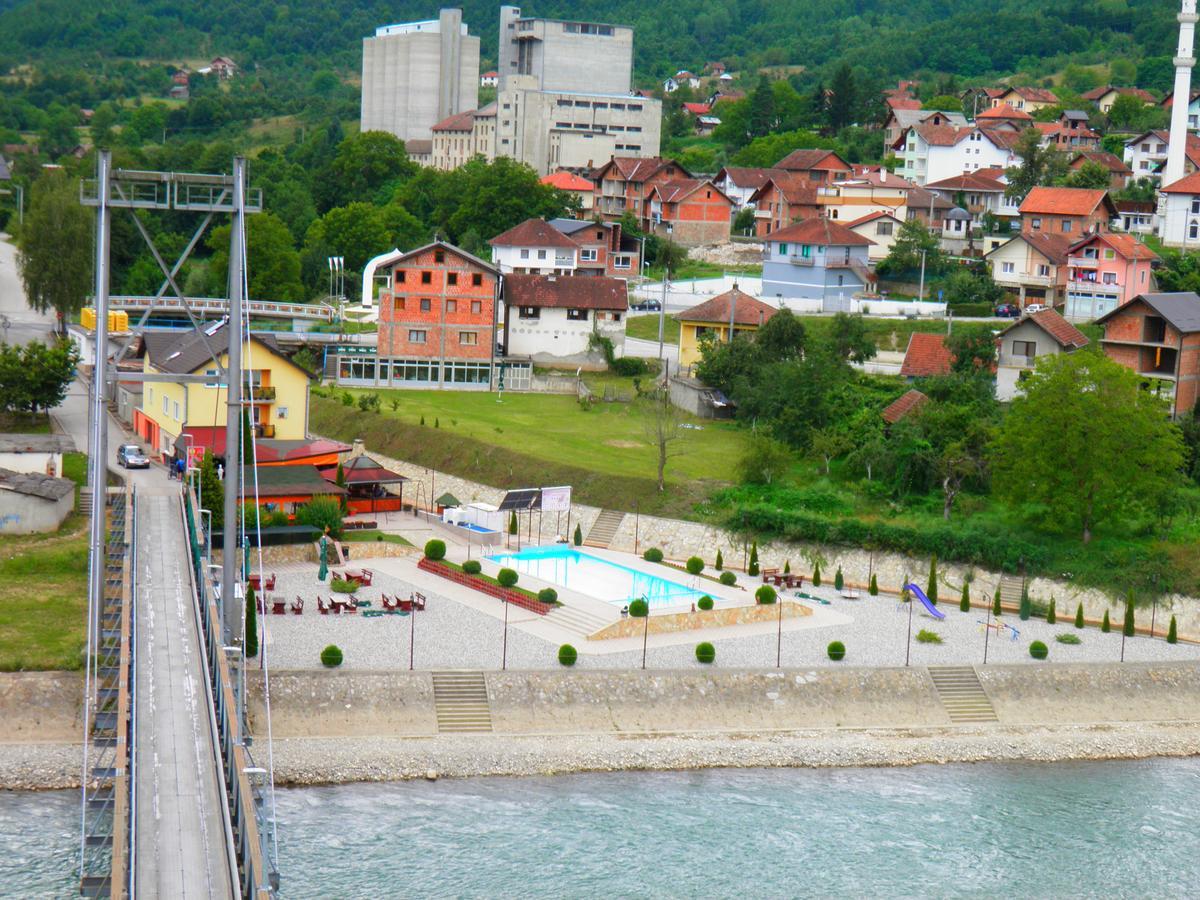 Hotel Pansion Baša à Ustikolina Extérieur photo
