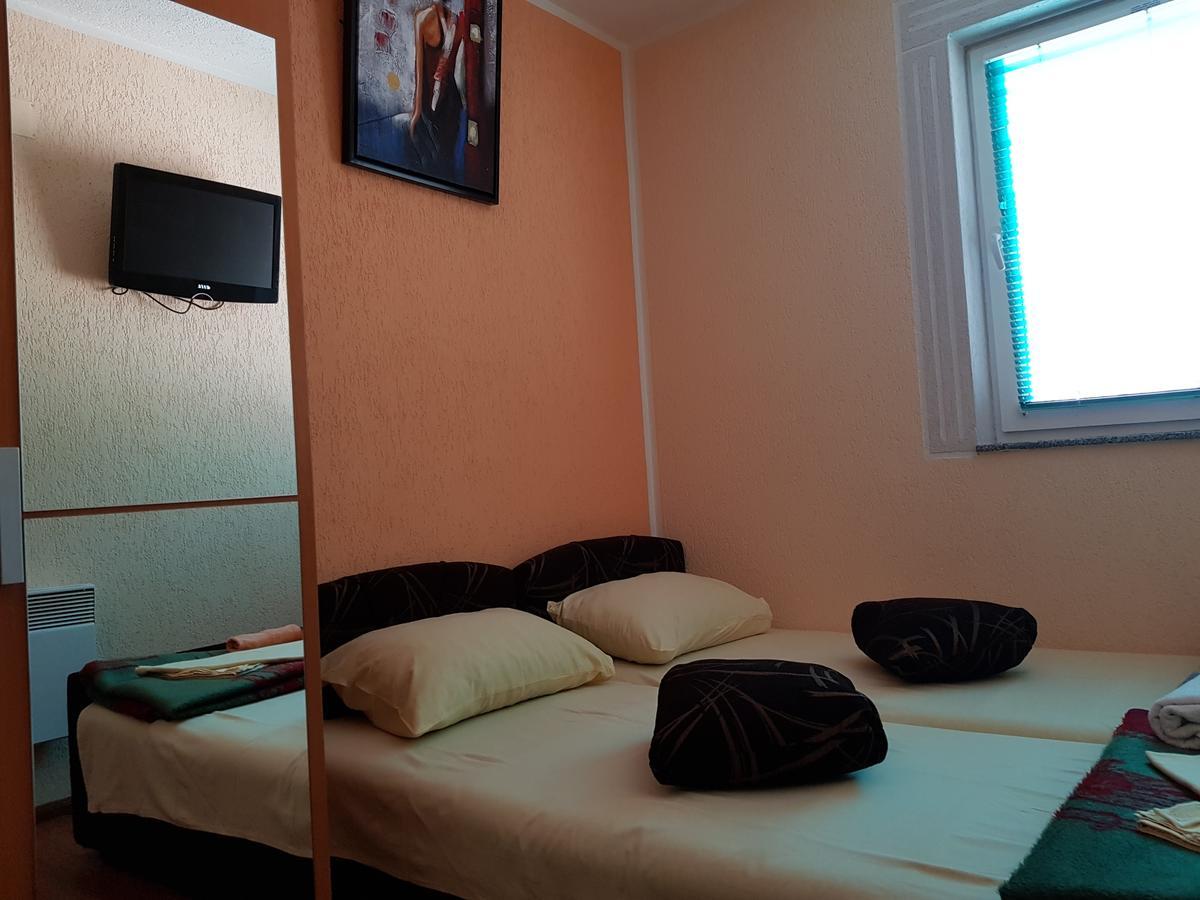 Hotel Pansion Baša à Ustikolina Extérieur photo