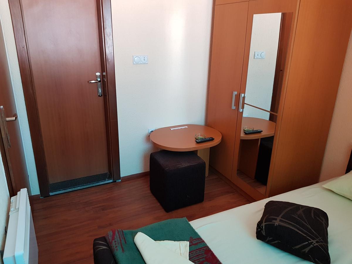 Hotel Pansion Baša à Ustikolina Extérieur photo