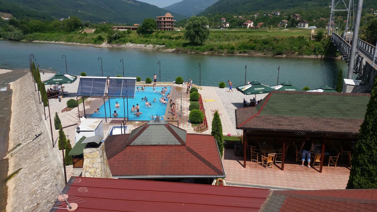 Hotel Pansion Baša à Ustikolina Extérieur photo