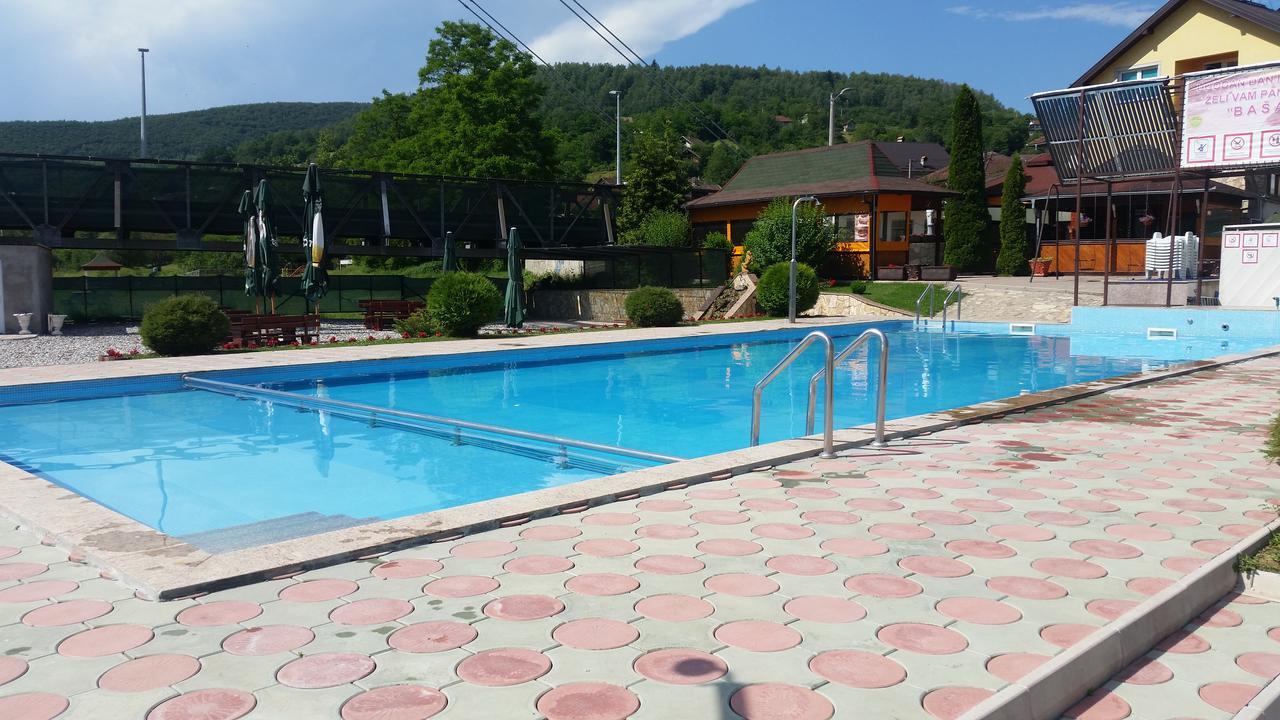 Hotel Pansion Baša à Ustikolina Extérieur photo