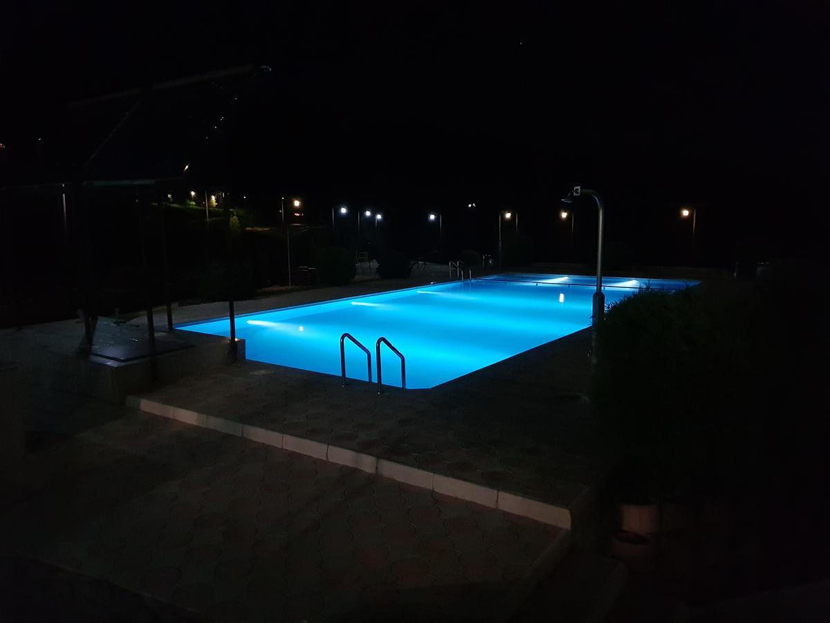 Hotel Pansion Baša à Ustikolina Extérieur photo