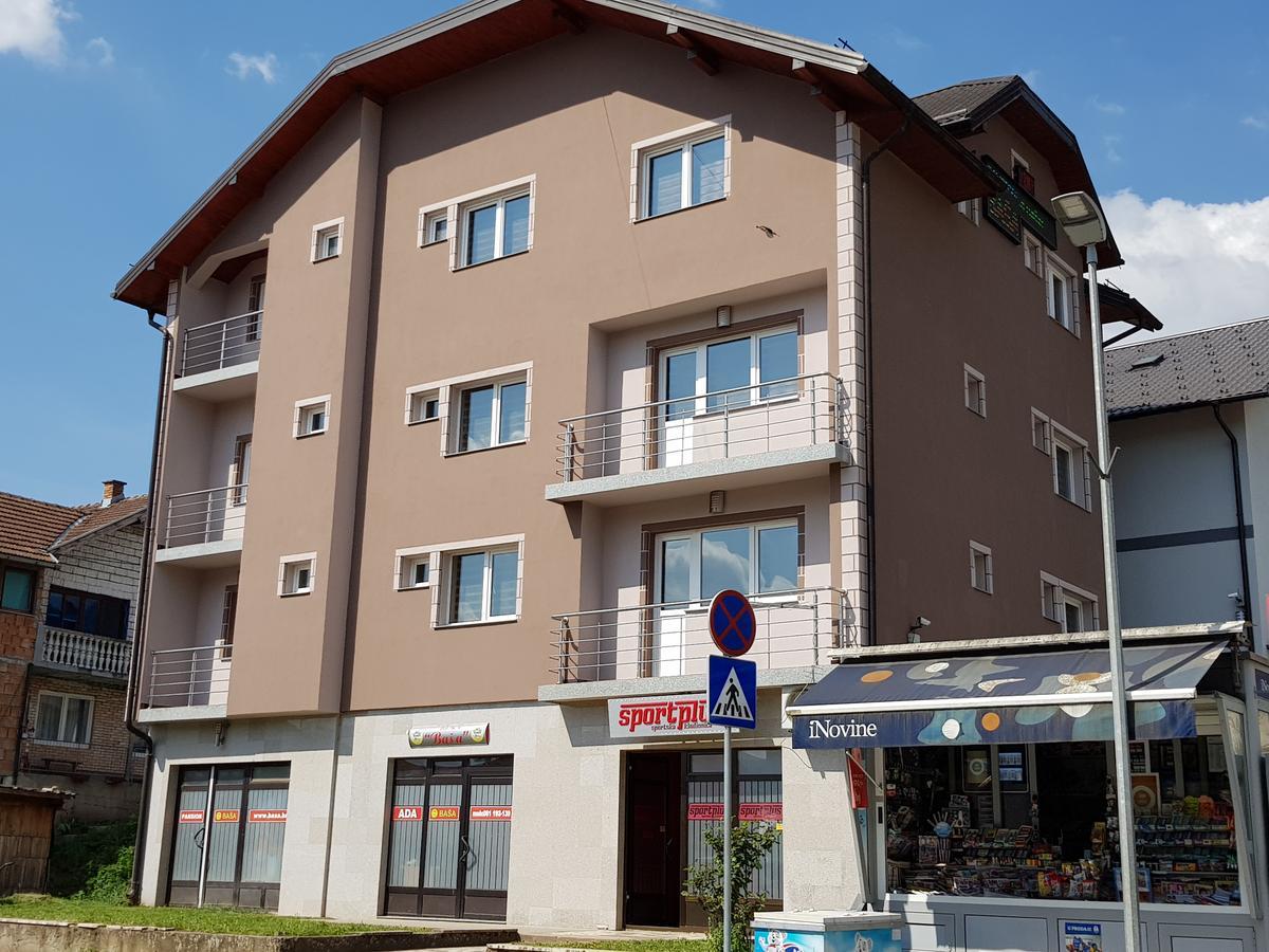 Hotel Pansion Baša à Ustikolina Extérieur photo