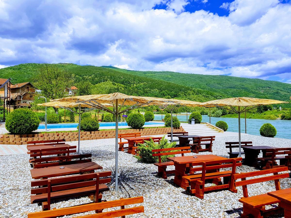 Hotel Pansion Baša à Ustikolina Extérieur photo